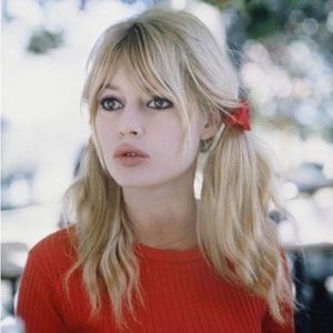 Meet your Posher, Leia